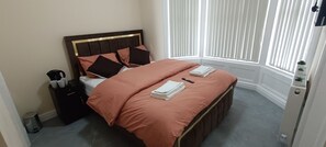 Iron/ironing board (on request), free WiFi - The Homeland Residence (Blackpool)