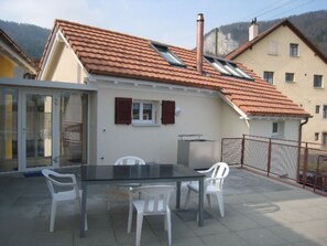 Outdoor dining - Studio - Vacances à Vellerat, (Vellerat), by Interhome (Vellerat)