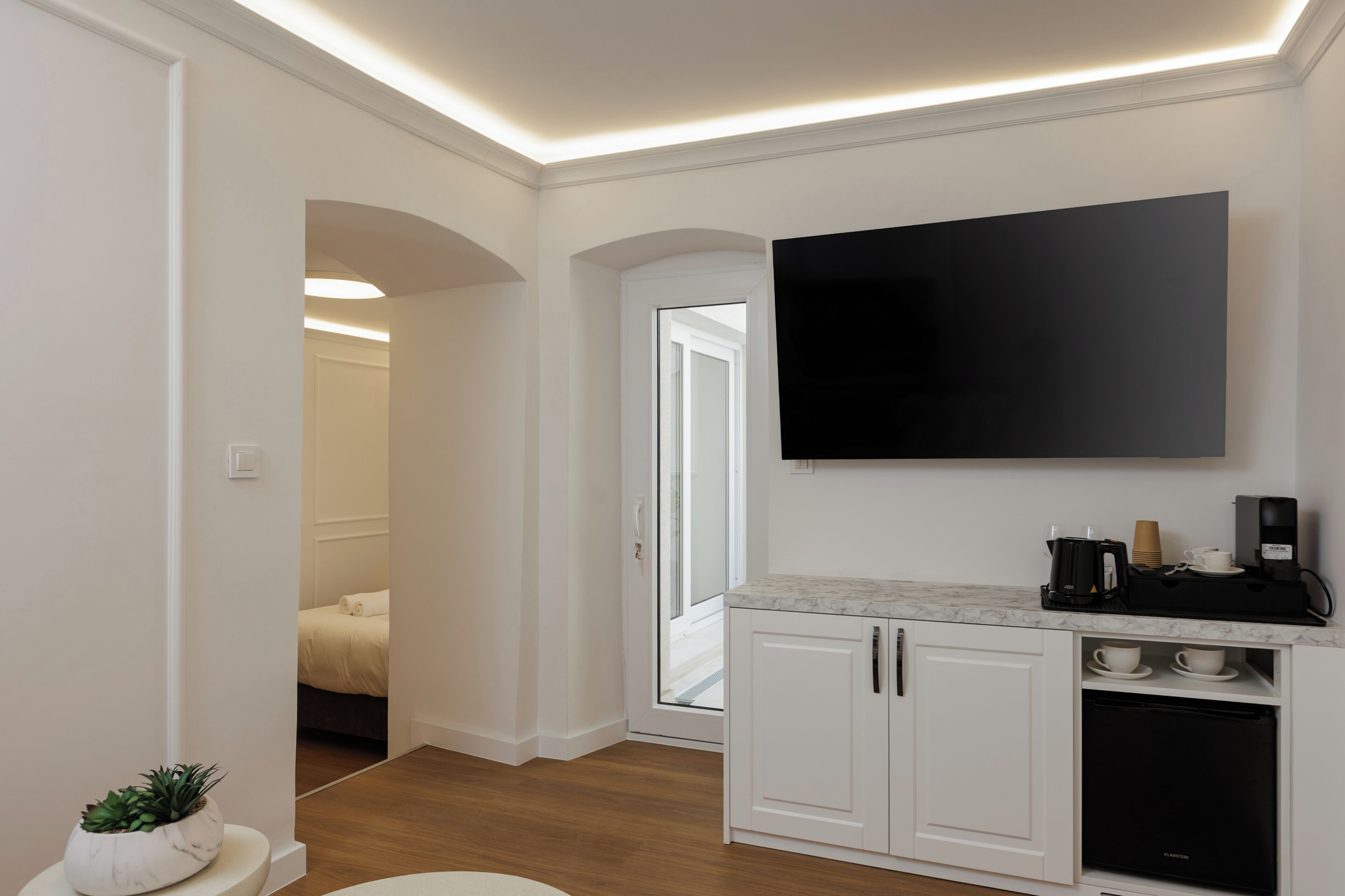 1 slaapkamer, een strijkplank/strijkijzer, wifi, beddengoed