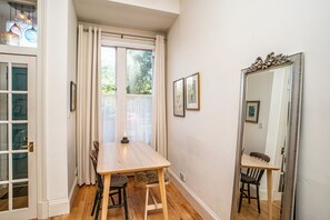 Dining - Stylish Leith Flat | Great Transport Links to City - Pass the Keys (Edinburgh)