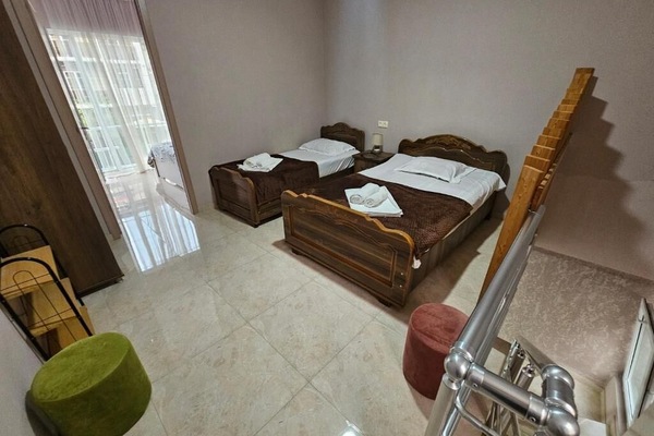 Family House | Soundproofing, iron/ironing board, WiFi (free)