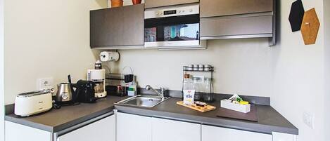 Microwave, dishwasher