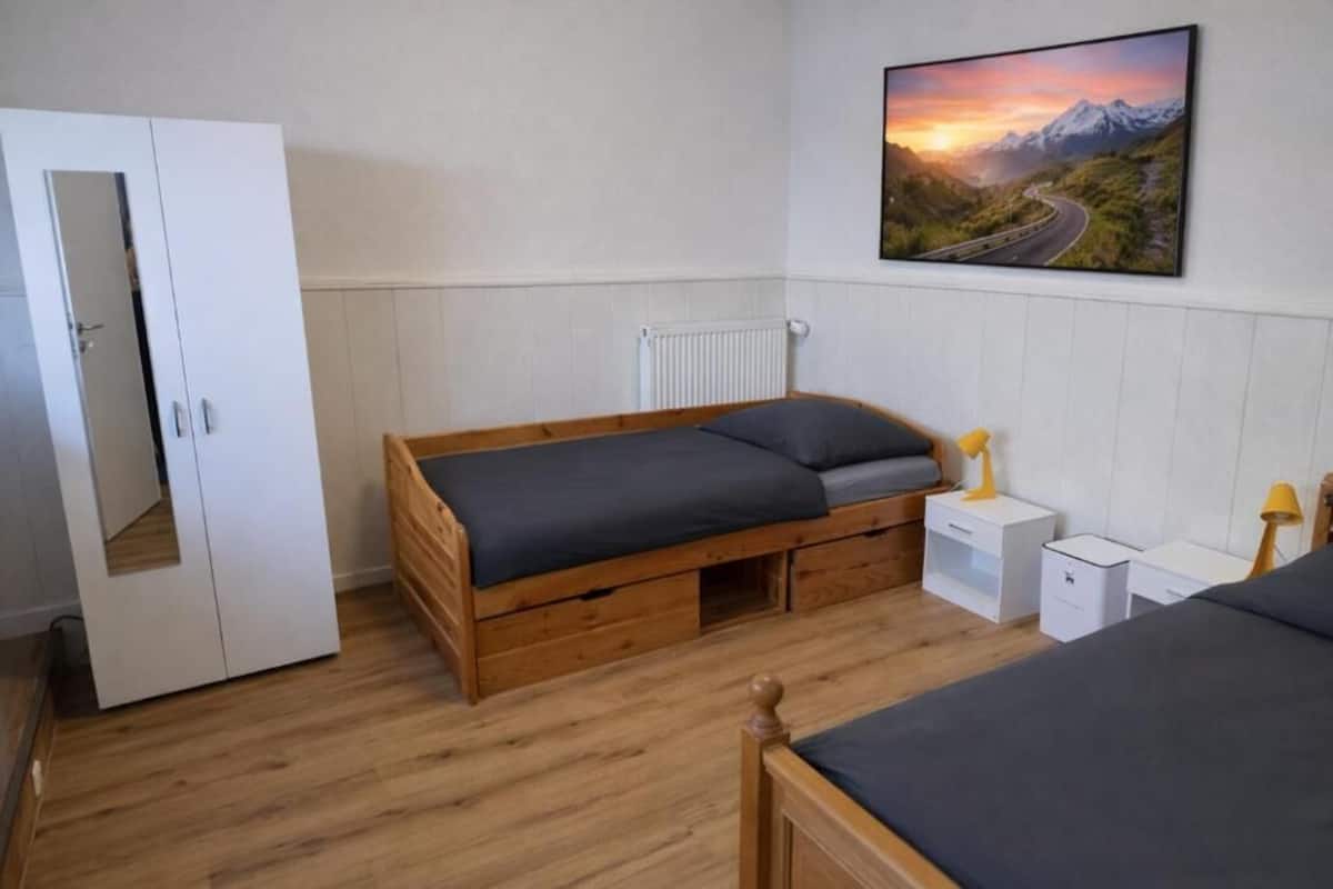 Standard-Zweibettzimmer | Verdunkelungsvorhänge, Bügeleisen/Bügelbrett, kostenloses WLAN