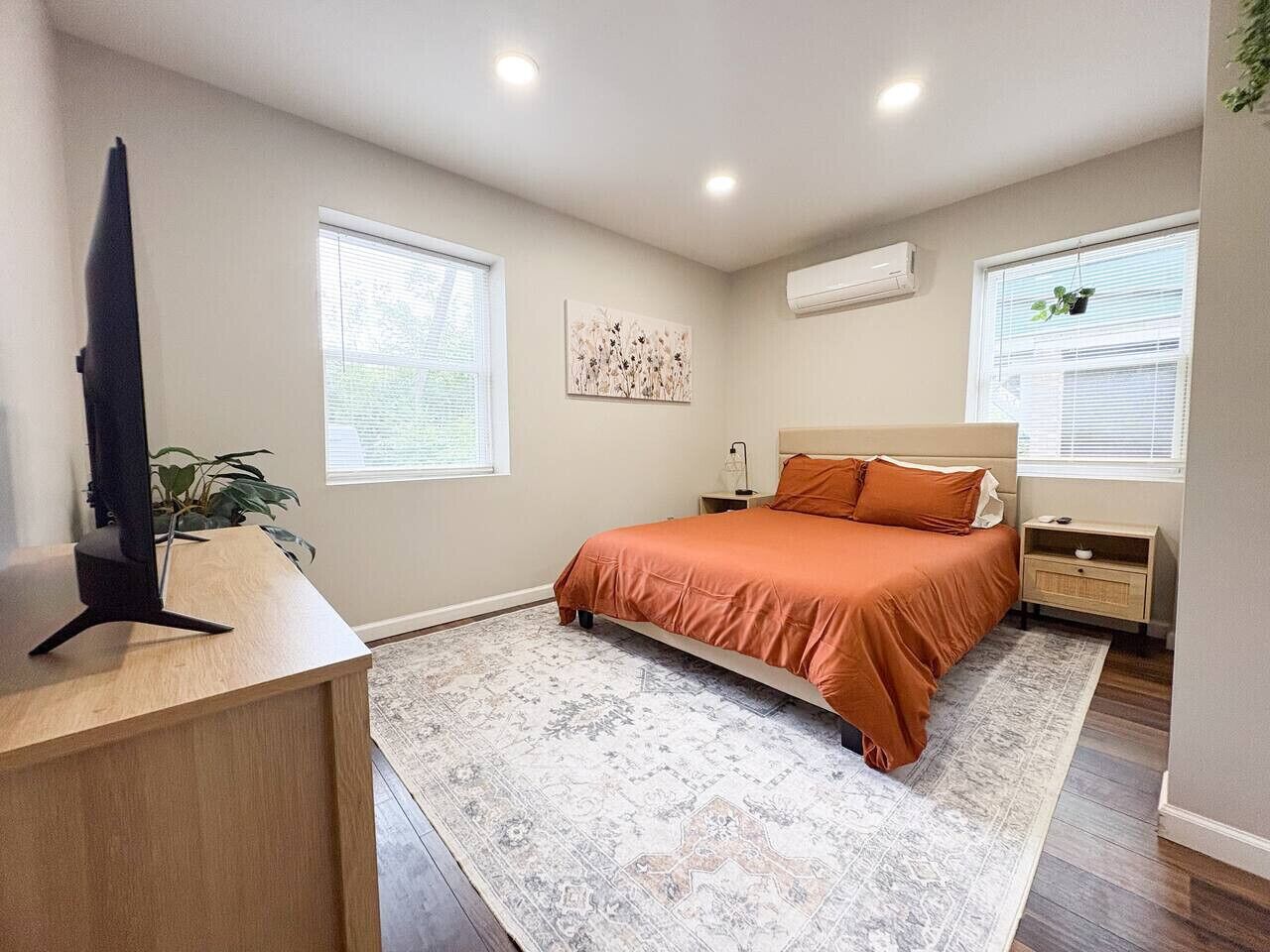 1 bedroom, desk, iron/ironing board, travel cot