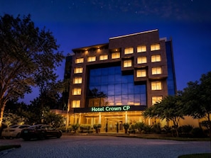 Exterior - Hotel Crown CP (Islamabad)