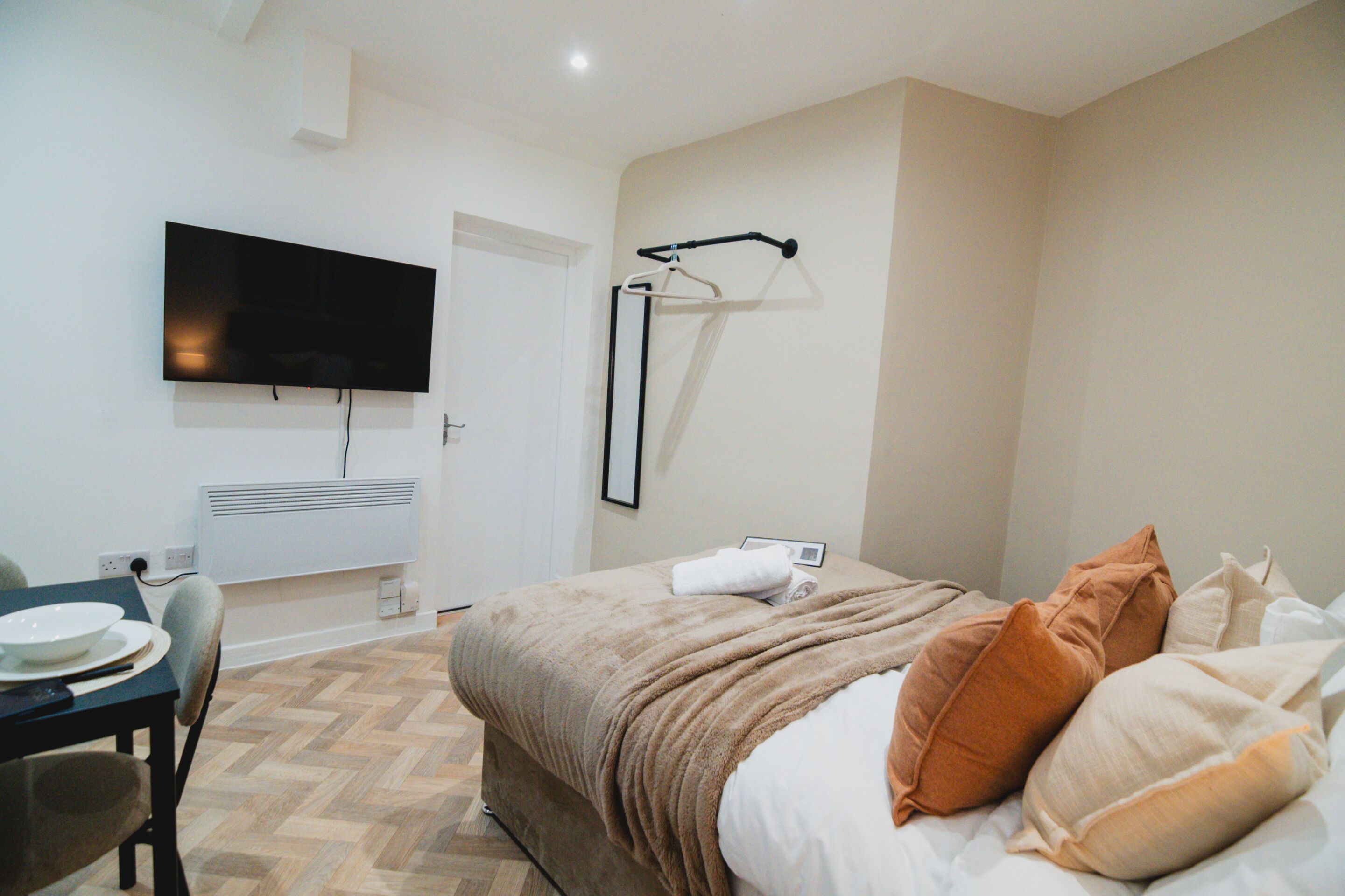 The Corner Loft  Modern Studio Apartment - Buckinghamshire