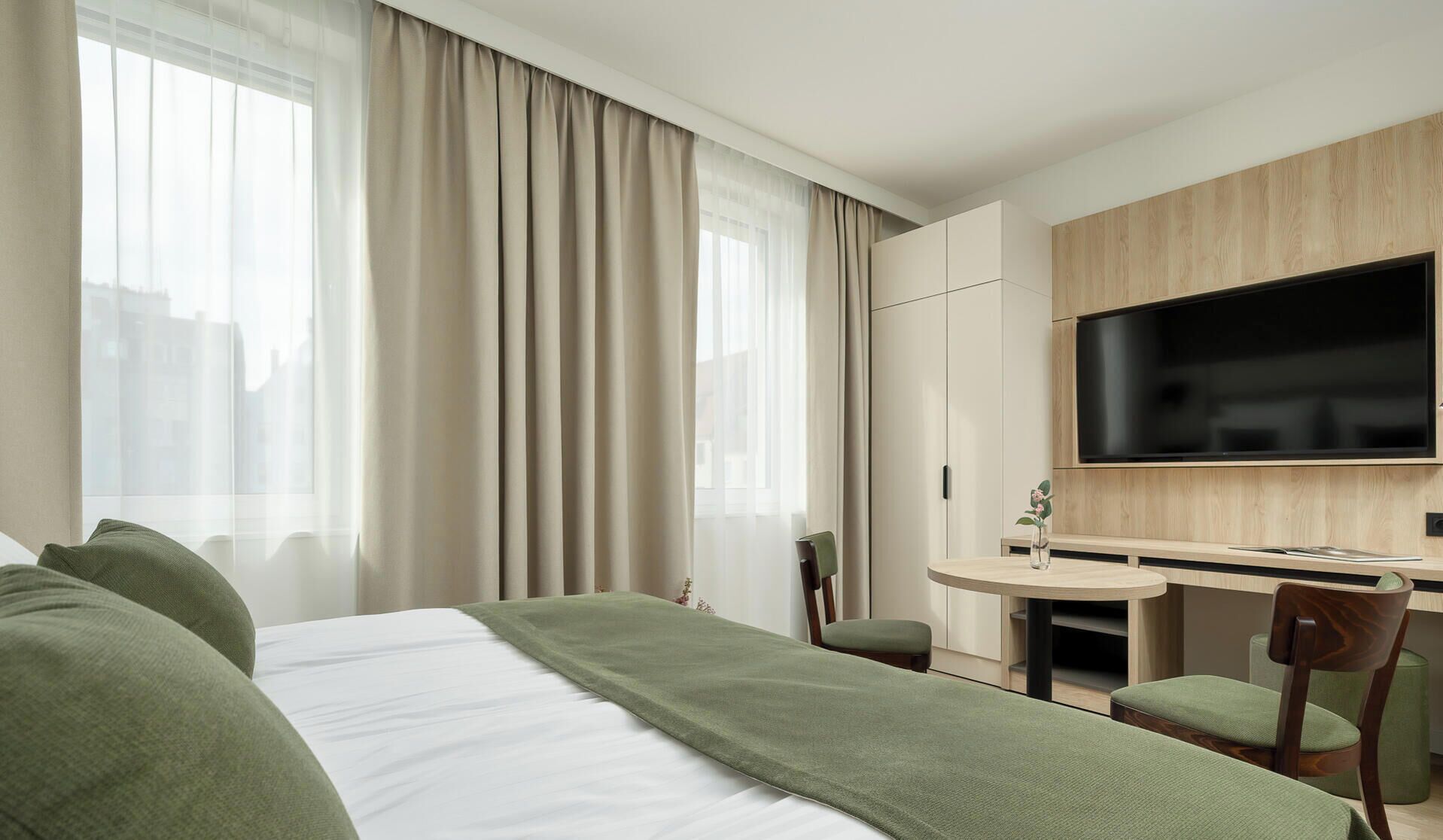 Studio, City View | In-room safe, desk, laptop workspace, blackout drapes