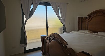 Center of esperanza 3 bedroom plus pool, a/c and hot water fits 12 people comfy.