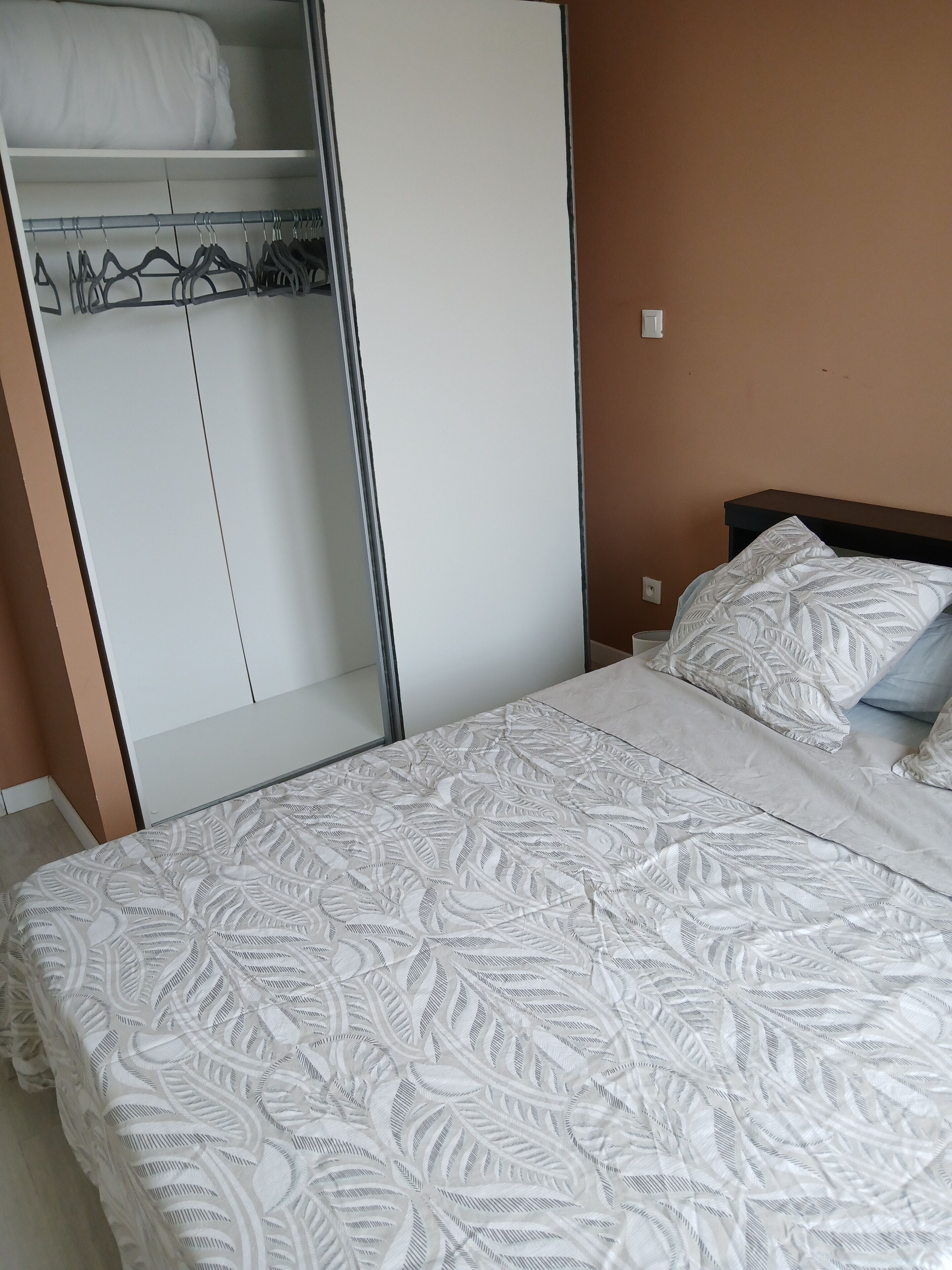2 Schlafzimmer, Bügeleisen/Bügelbrett, Bettwäsche