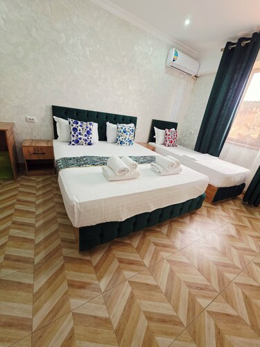 Samarkand Imron Hotel