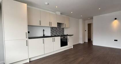 Boutique 2 bed apartment in Old Town, swindon
