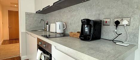 Coffee/tea maker, oven, stovetop, electric kettle