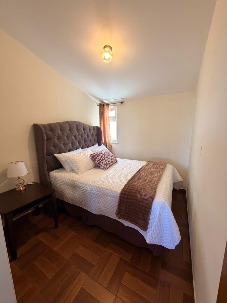 Luxury Apartment | Desk, free WiFi, bed sheets