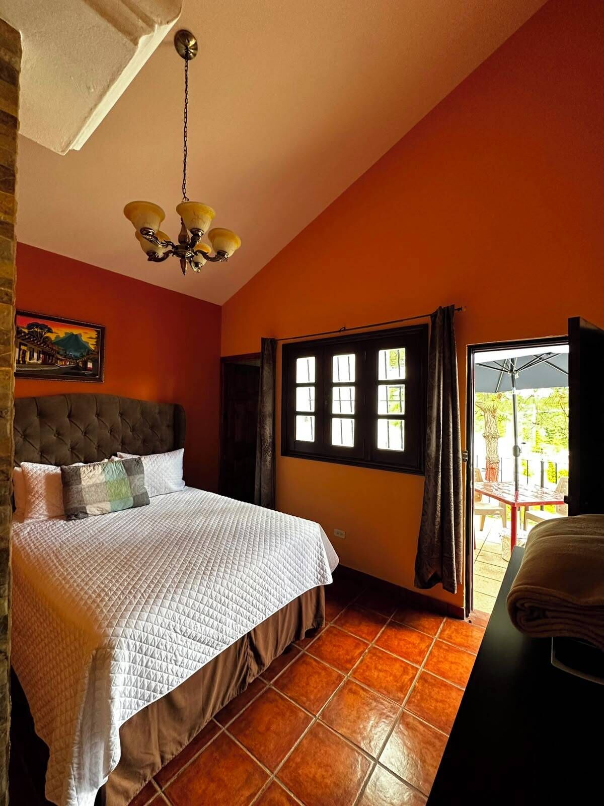 Superior Suite, Hill View | Desk, WiFi (free), bed sheets