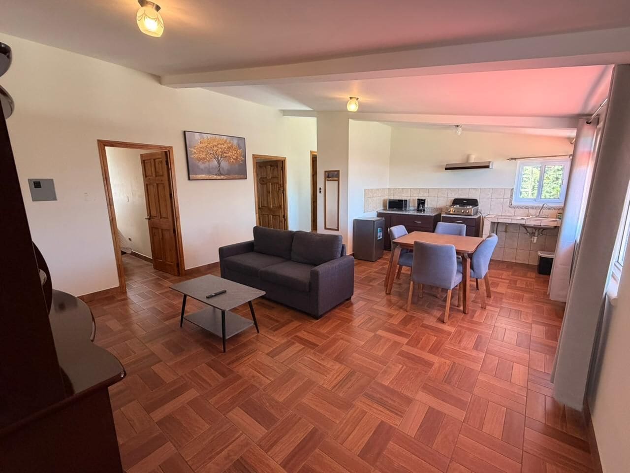 Luxury Apartment | Desk, WiFi (free), bed sheets