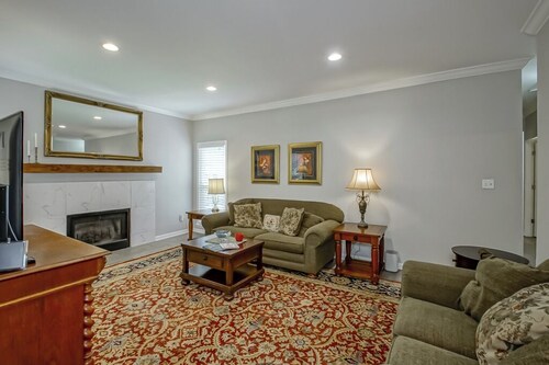 Upscale 3BR/2BA Oasis in Bocage Near LSU & Hospitals Baton Rouge
