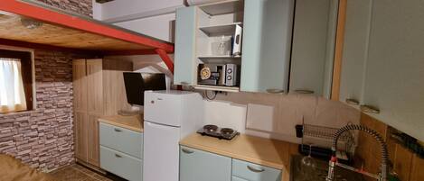 1 bedroom, iron/ironing board, WiFi (free), bed sheets