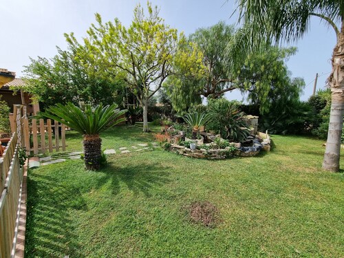 Villa Shiva - Annex. Country House with Hot Tub and Barbecue