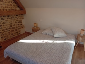 1 soverom, internettilgang og sengetøy