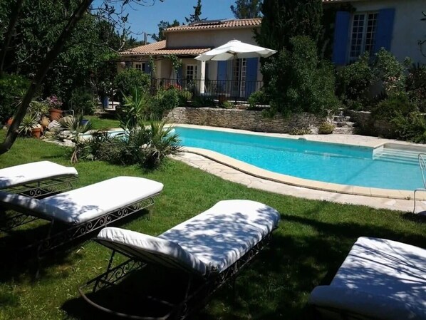 Pool - House with swimming pool in Villeneuve-lès-Avignon (Villeneuve-lès-Avignon)