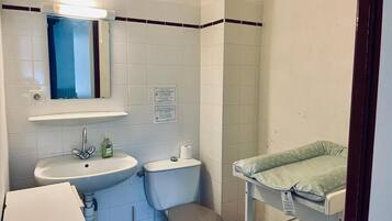 Economy Double Room, City View | Bathroom