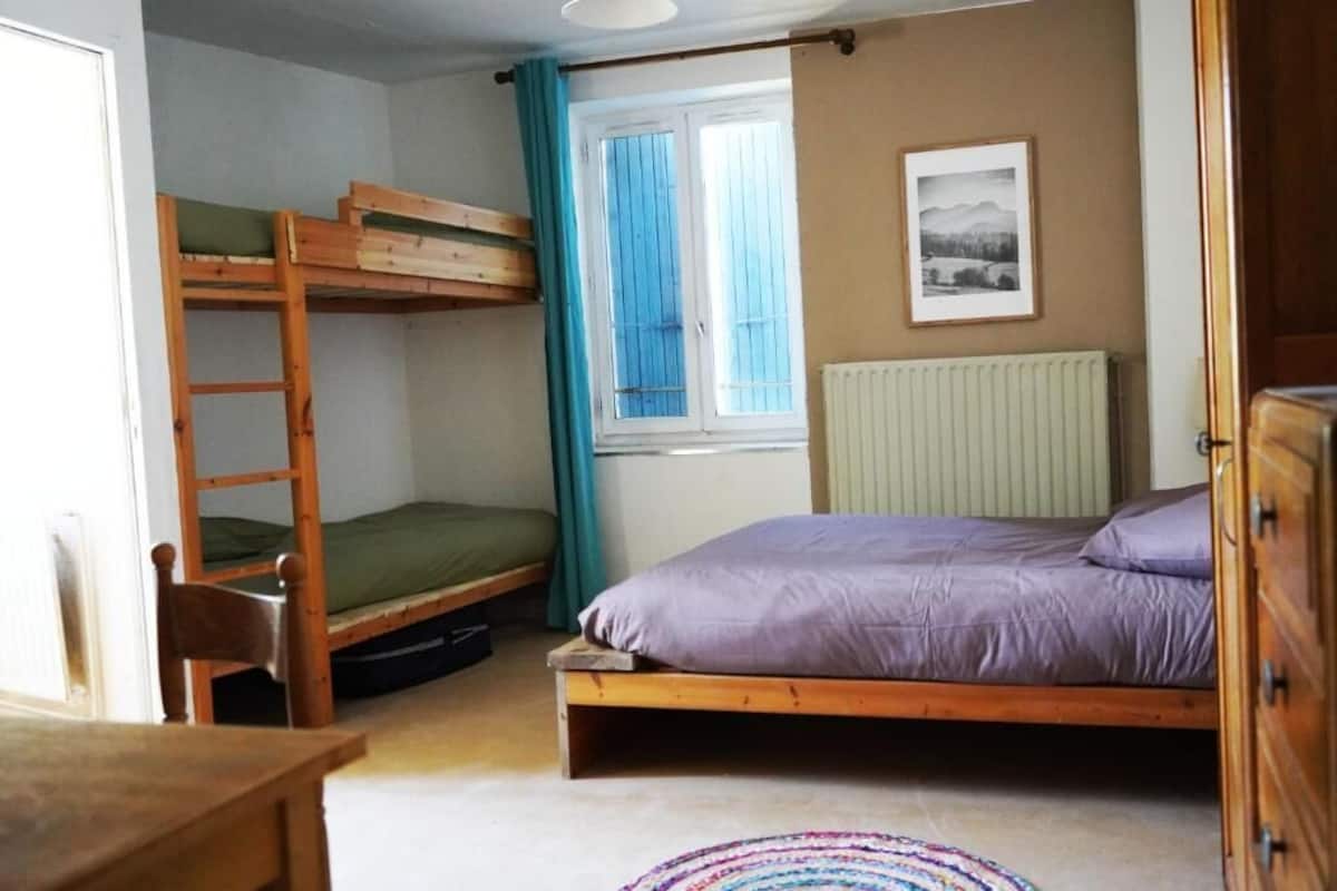 Habitación familiar, vista a la montaña | Wifi gratis 
