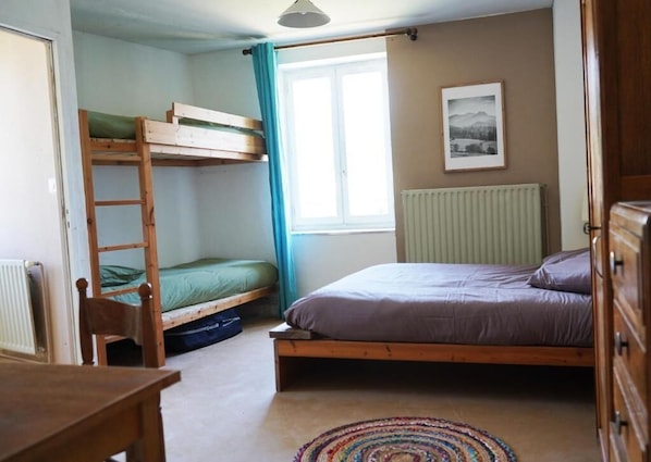 Chambre Familiale, vue montagne | Wi-Fi gratuit