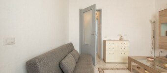 A Cà du Peppino | Your Retreat in the Heart of CalasettaDiscover the authentic charm of Sardinia by staying at A Cà du Peppino, a welcoming apartment located in the center of Calasetta, just 200 meters from the tourist harbor, the town’s best restaur
