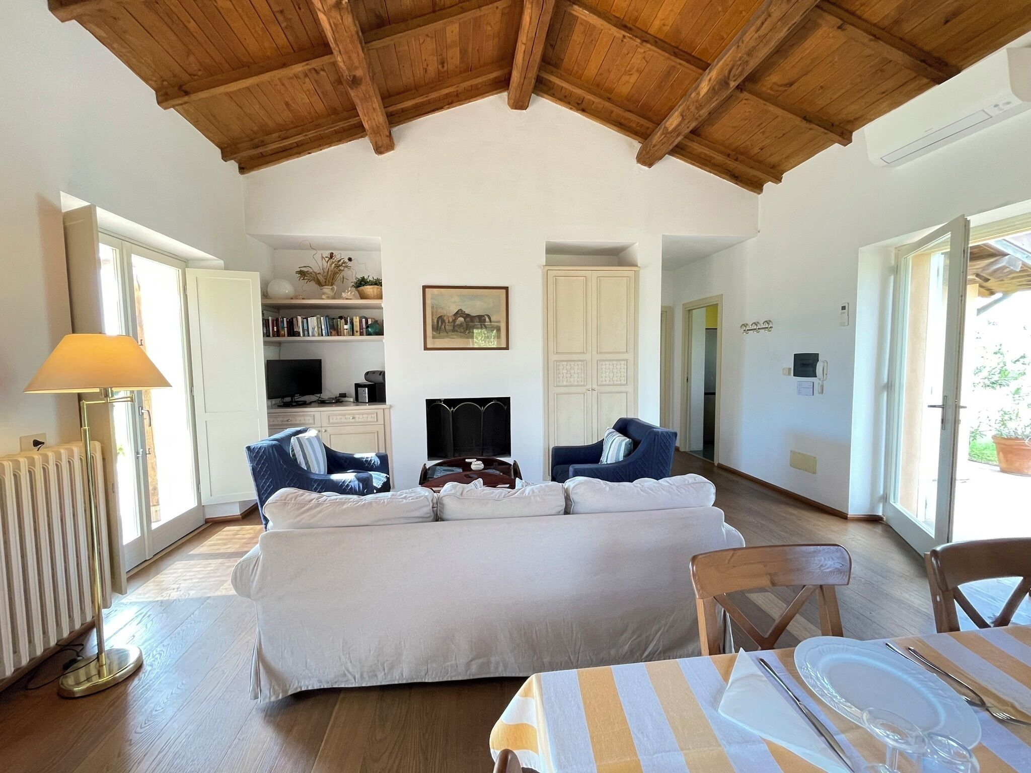 Villa, 2 Bedrooms, Beachfront | Living area