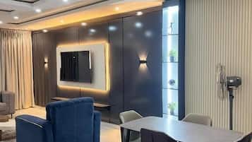 Apartment, Balcony, City View | Dining