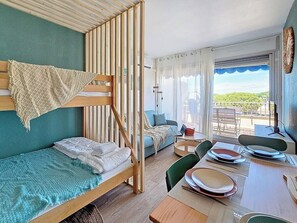 Room - Jardins du Port D3073 – Studio clim, terrasse, parking, Wi-Fi, piscine (Le Grau-du-Roi)