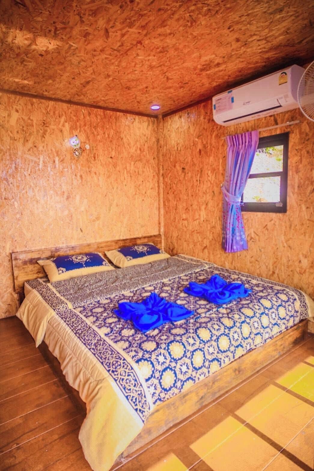 Deluxe Room, Balcony, Mountain View | Desk, free WiFi
