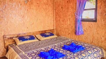 Deluxe Room, Balcony, Mountain View | Desk, free WiFi
