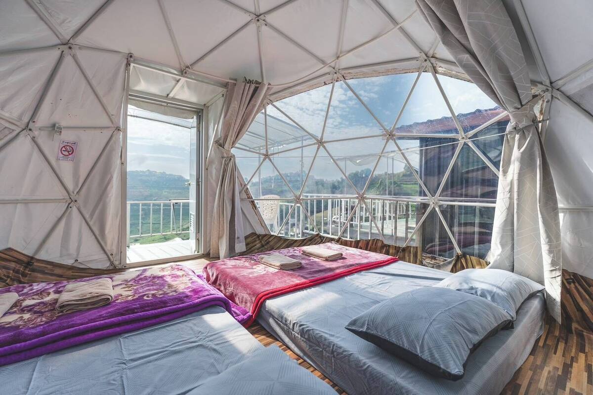 Chambre familiale double, balcon, vue sur la montagne | Bureau, accès au Wi-Fi (inclus)
