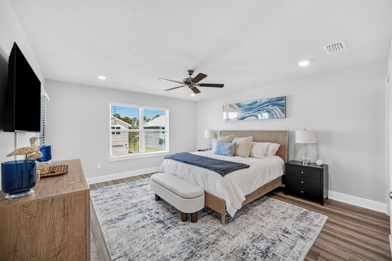 3 bedrooms, desk, iron/ironing board, WiFi