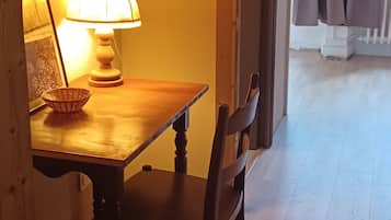Chambre Quadruple Confort, vue montagne | Restauration