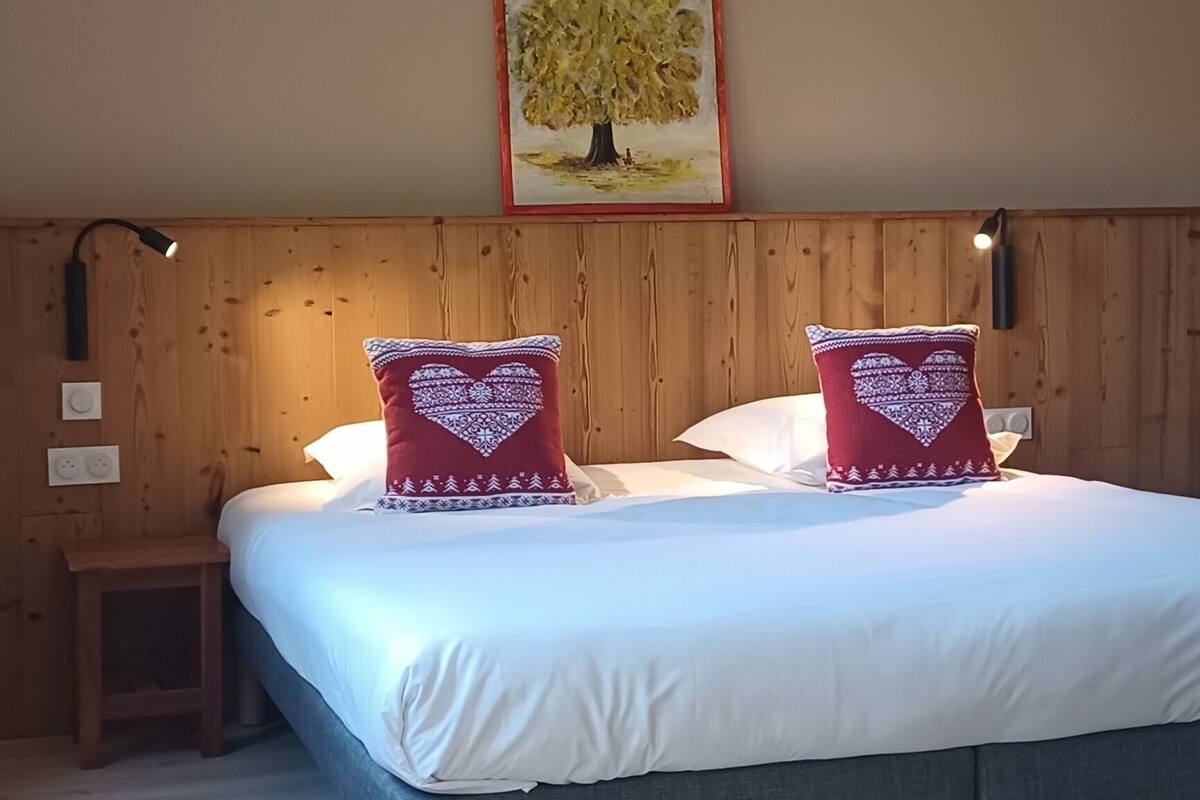 Comfort Quadruple Room, Mountain View | Desk, laptop workspace, WiFi (free)