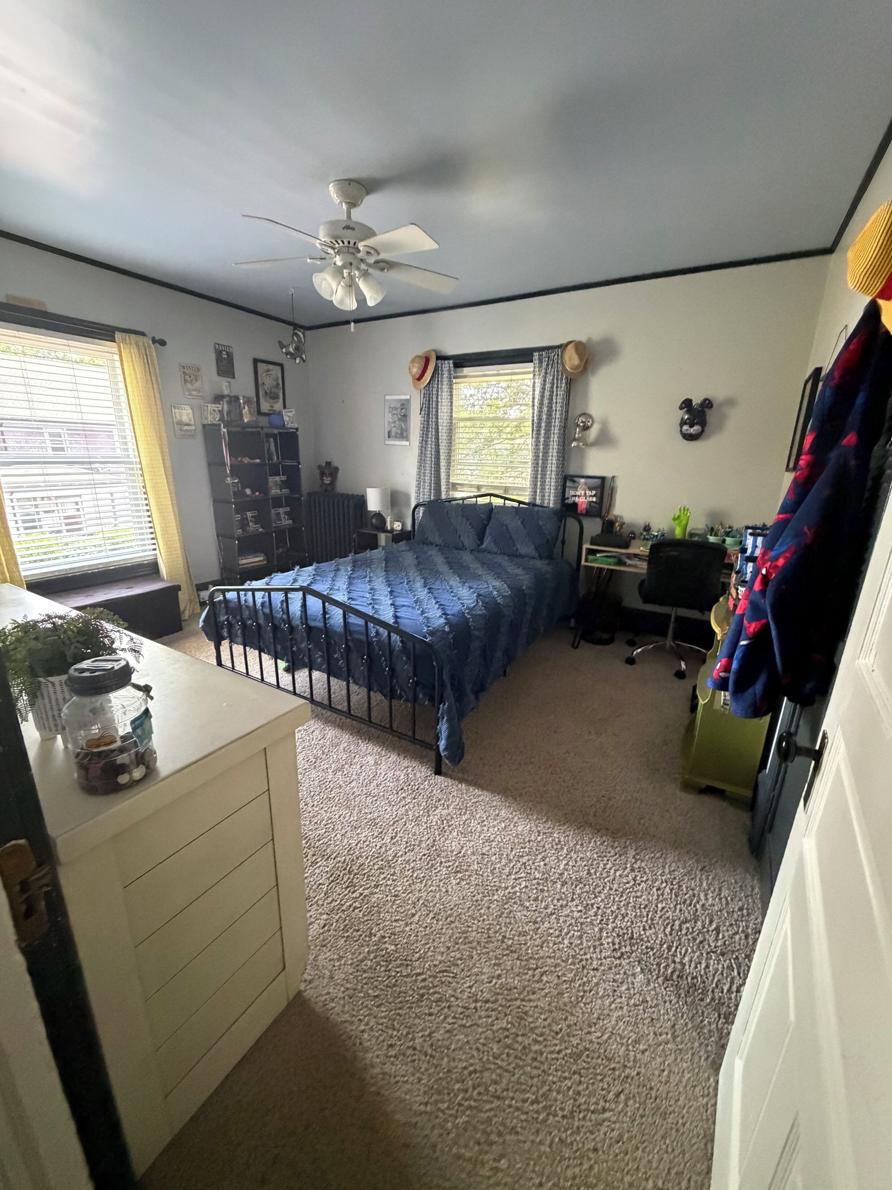 4 habitaciones, escritorio, tabla de planchar con plancha y wifi gratis 