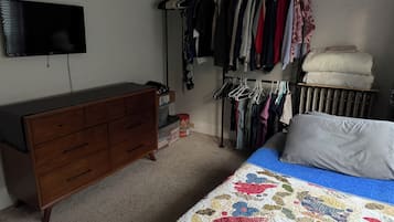 4 habitaciones, escritorio, tabla de planchar con plancha y wifi gratis
