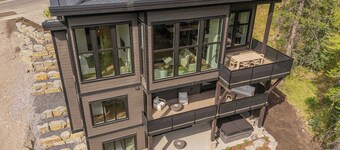 Ultra-Luxury Estate w/ Nordic Spa & Concierge