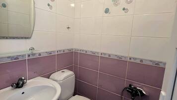 Douche, savon, papier toilette