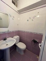 Ducha, jabón, papel higiénico