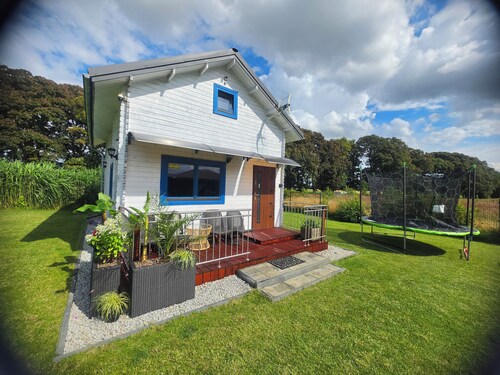 Cozy 2-bedroom cottage in charming Domysłów with pool