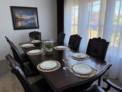Puyallup Getaway 4BR, Games & Parking for 10 Cars