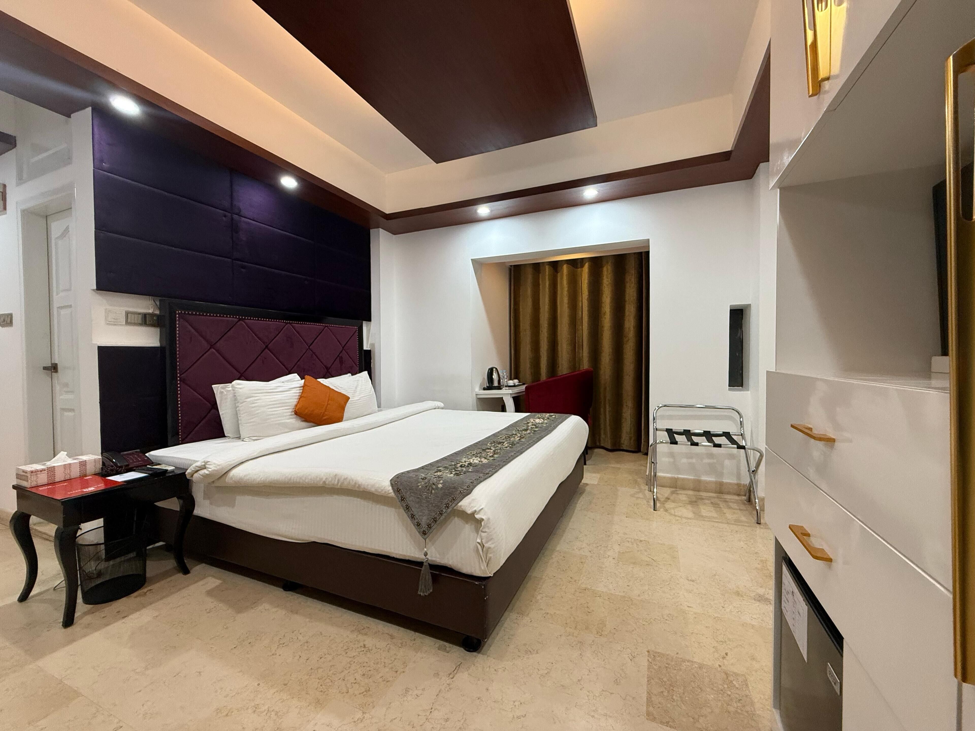 Premium-Doppelzimmer, Terrasse | Zimmersafe, Schreibtisch, laptopgeeigneter Arbeitsplatz