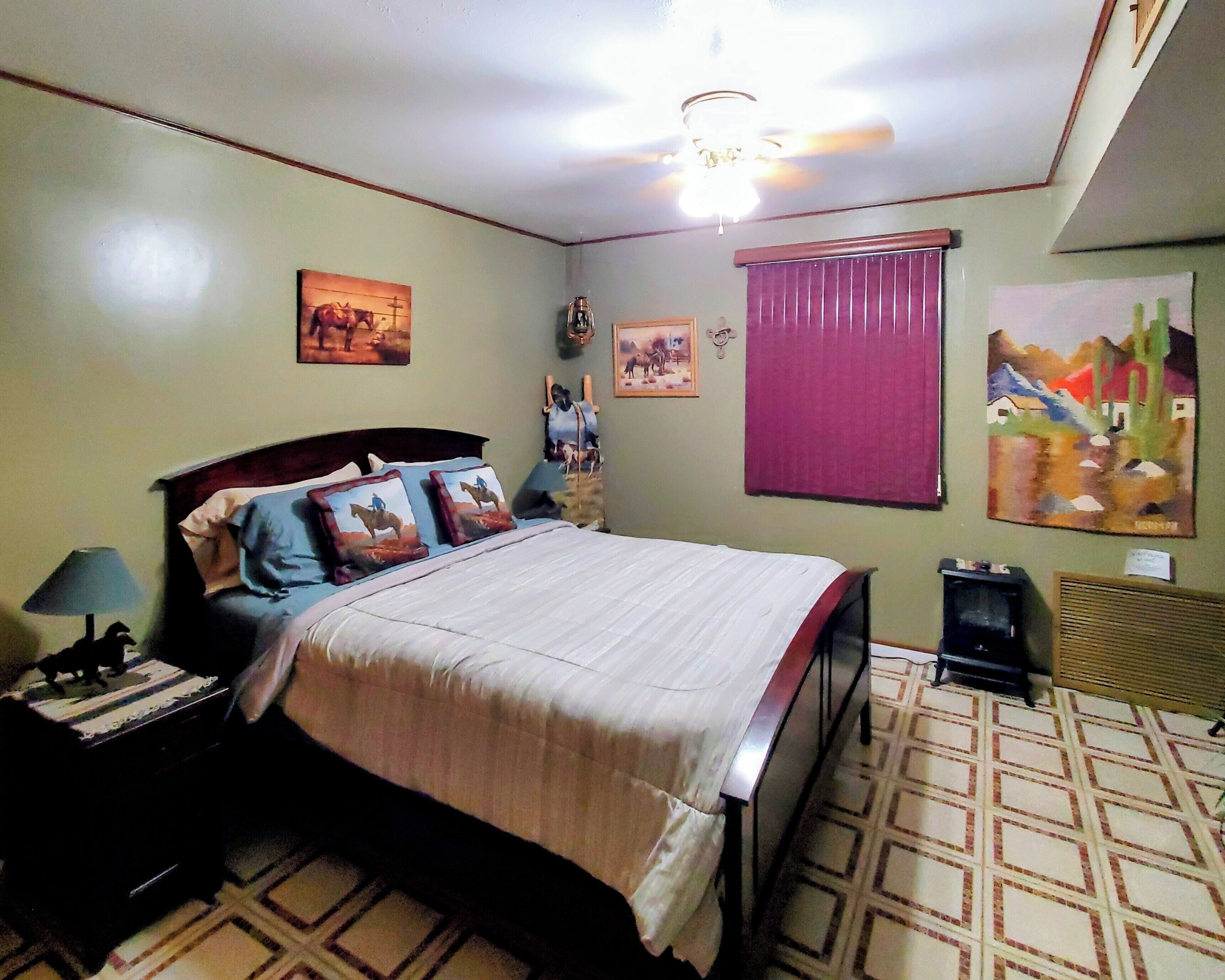 Iron/ironing board, WiFi (free), bed sheets