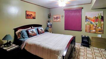 Iron/ironing board, WiFi (free), bed sheets
