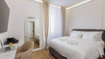 Iron/ironing board, WiFi, bed sheets