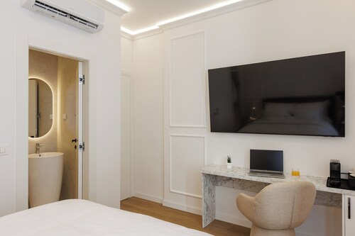 The Harbour - Boutique sea view room in Dubrovnik