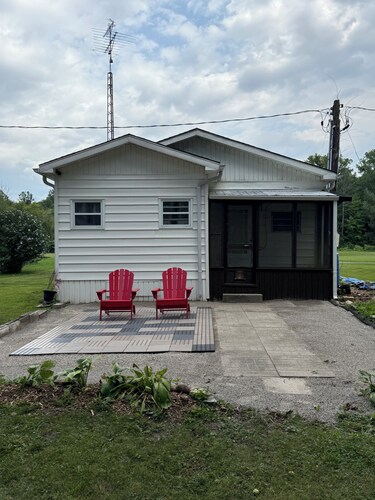 Beautiful 2-bedroom Grand River vacation home